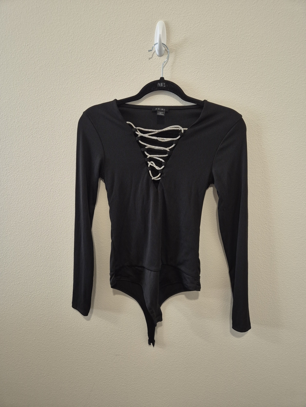 Amisu Black Long-Sleeve Lace-Up Bodysuit with Contrast Laces